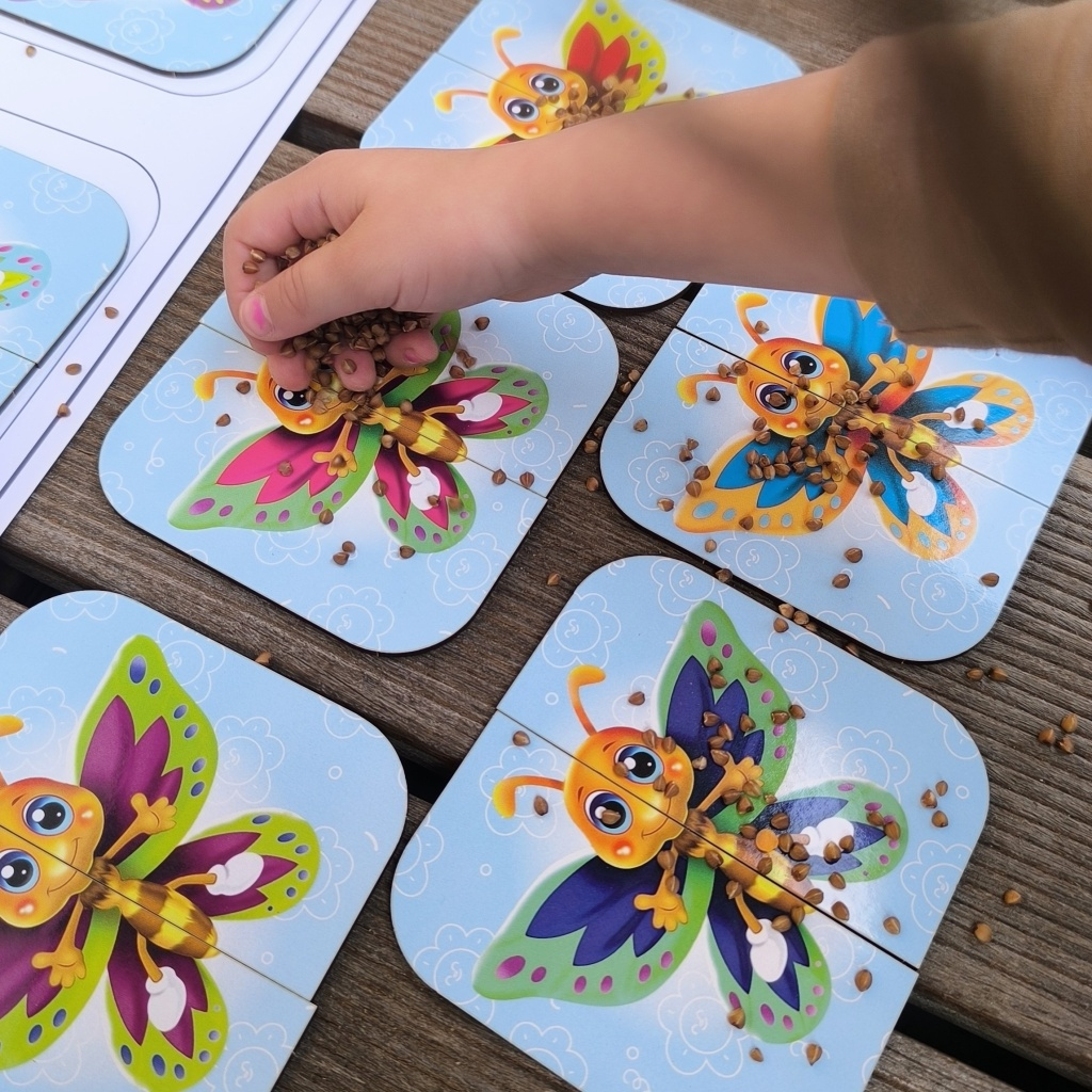 Aktivity motýlci puzzle pro menší šablona Trofast sensory